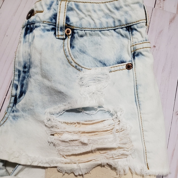 Forever 21 Shorts - Picture 4 of 8